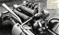 Двенадцатицилиндровый двухлитровый мотор с четырьмя распределительными валами